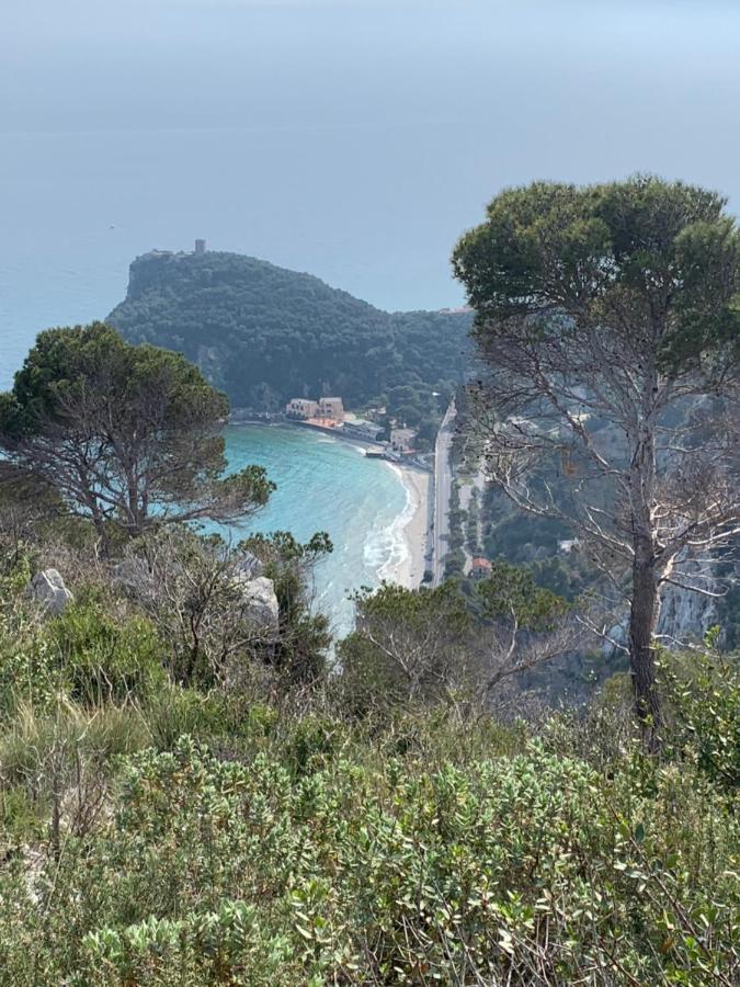 A Casa Di Laura Finale Ligure Apartment ภายนอก รูปภาพ